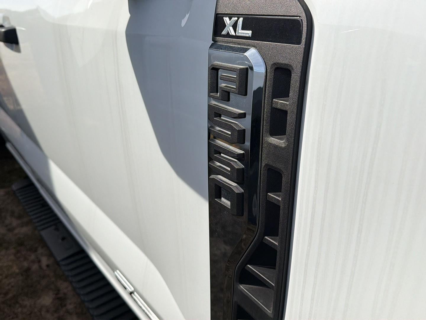 2025 Ford Chassis Cab XL