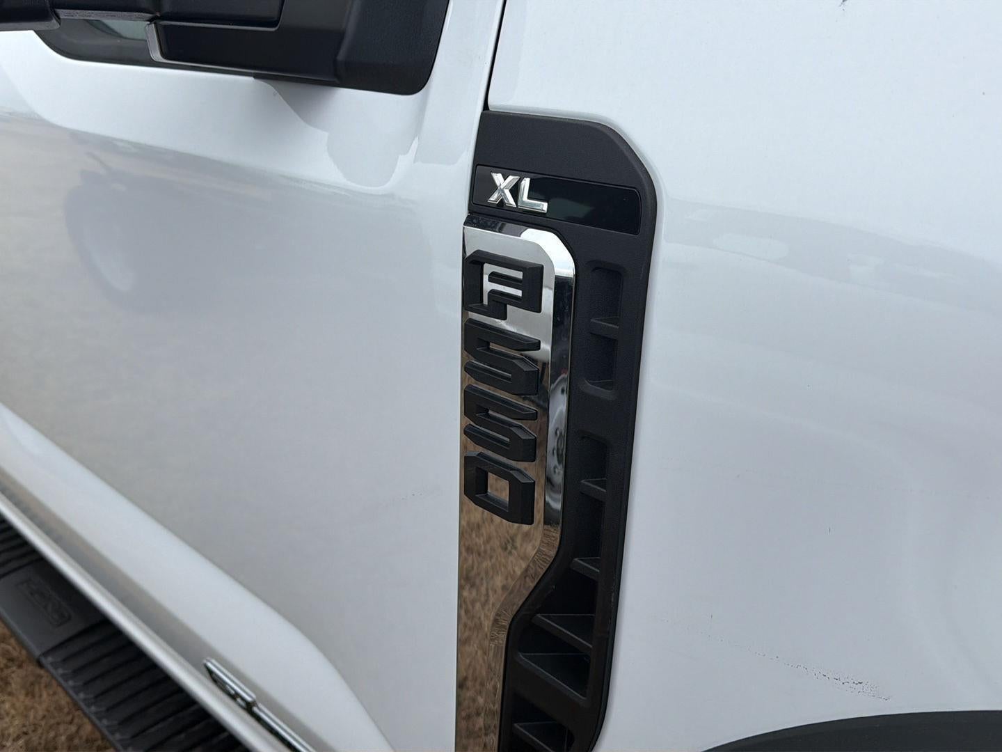 2026 Ford Super Duty F-550 DRW XL