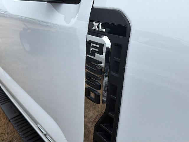 2026 Ford Super Duty F-550 DRW XL