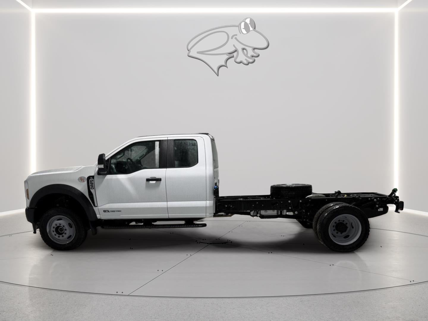 2026 Ford Super Duty F-550 DRW XL CHASSIS ONLY