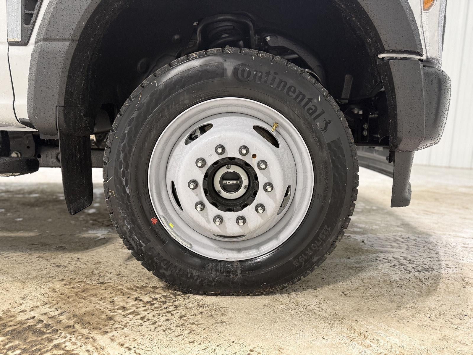 2026 Ford Super Duty F-550 DRW XL CHASSIS ONLY