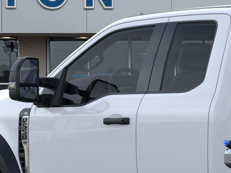 2026 Ford Super Duty F-550 DRW XL CHASSIS ONLY