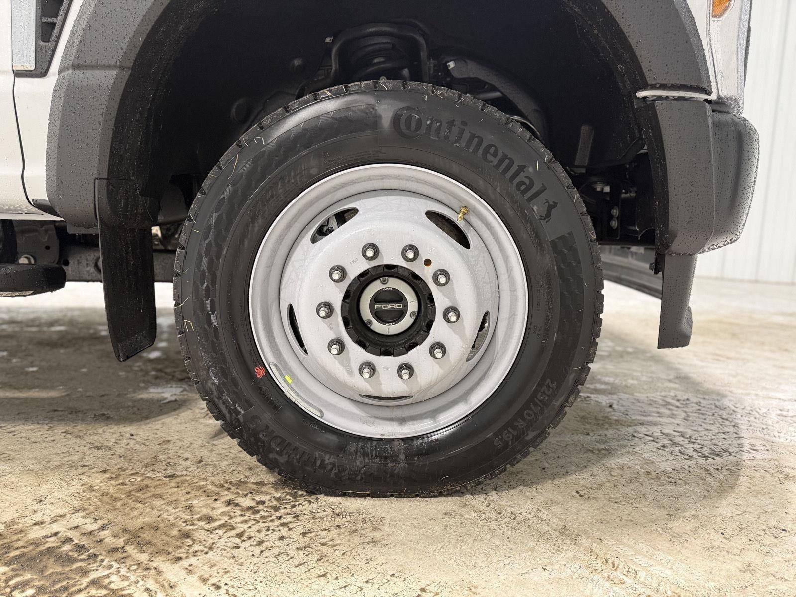 2026 Ford Super Duty F-550 DRW XL CHASSIS ONLY