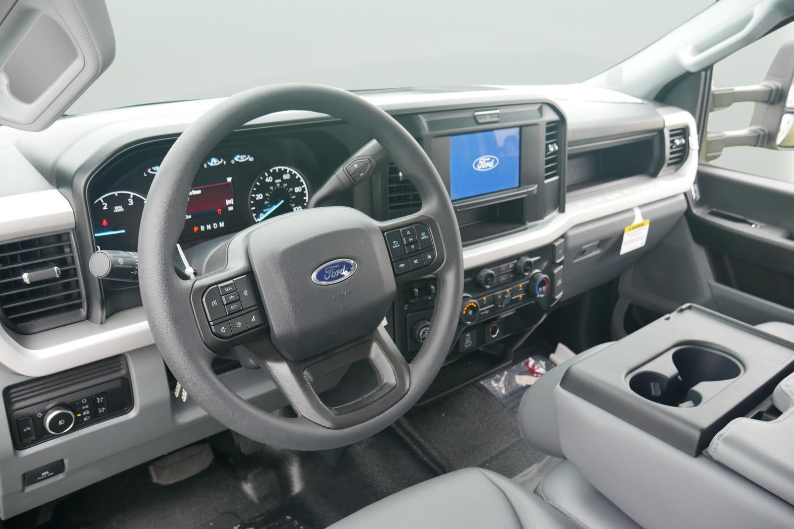 2025 Ford Super Duty F-250 8' KNAPHEIDE SERVICE BODY, SPRAY IN LINER, CLASS V HITCH