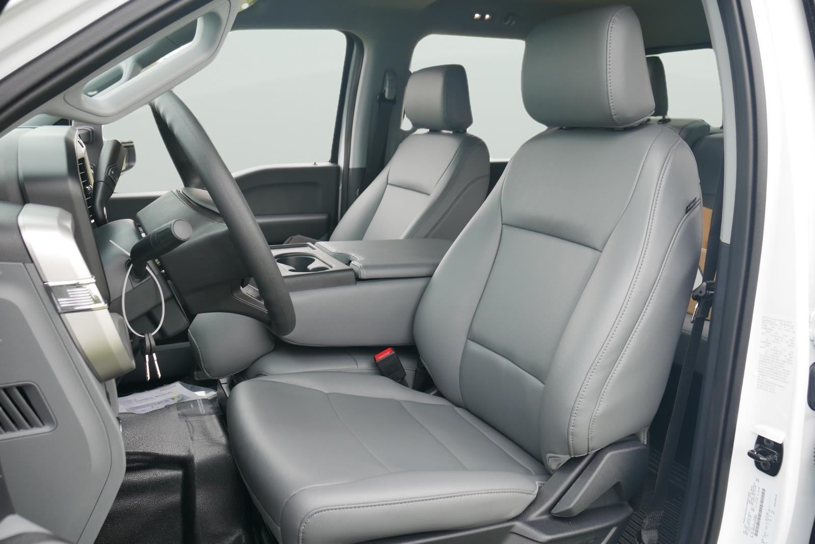 2025 Ford Super Duty F-250 8' KNAPHEIDE SERVICE BODY, SPRAY IN LINER, CLASS V HITCH