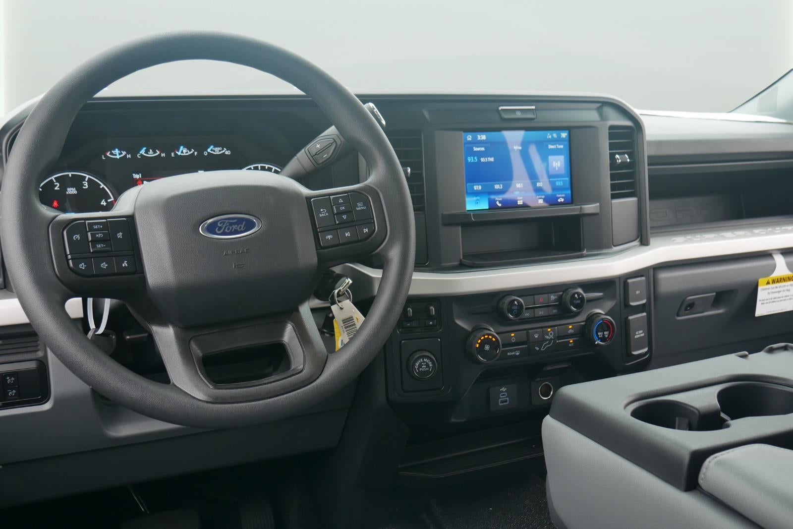 2025 Ford Super Duty F-250 8' KNAPHEIDE SERVICE BODY, SPRAY IN LINER, CLASS V HITCH