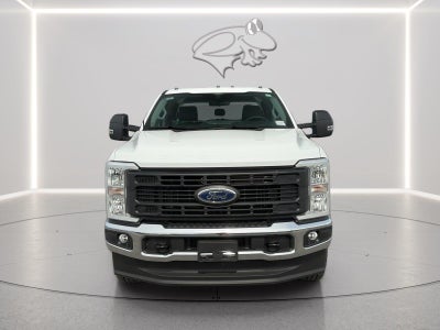 2026 Ford Super Duty F-250 SRW 8' READING CLASSIC II SERVICE BODY, C260 PACKAGE, CLASS V HITCH