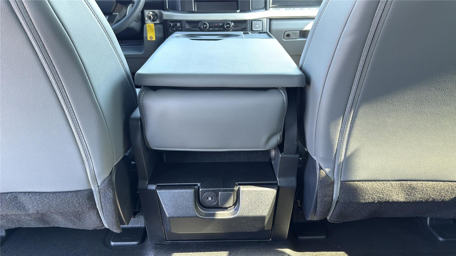 2026 Ford Super Duty F-350 SRW 9' KNAPHEIDE SERVICE BODY, SPRAY IN LINER, PAINTED TO MATCH, CLASS V HITCH, REMOTE LOCKS
