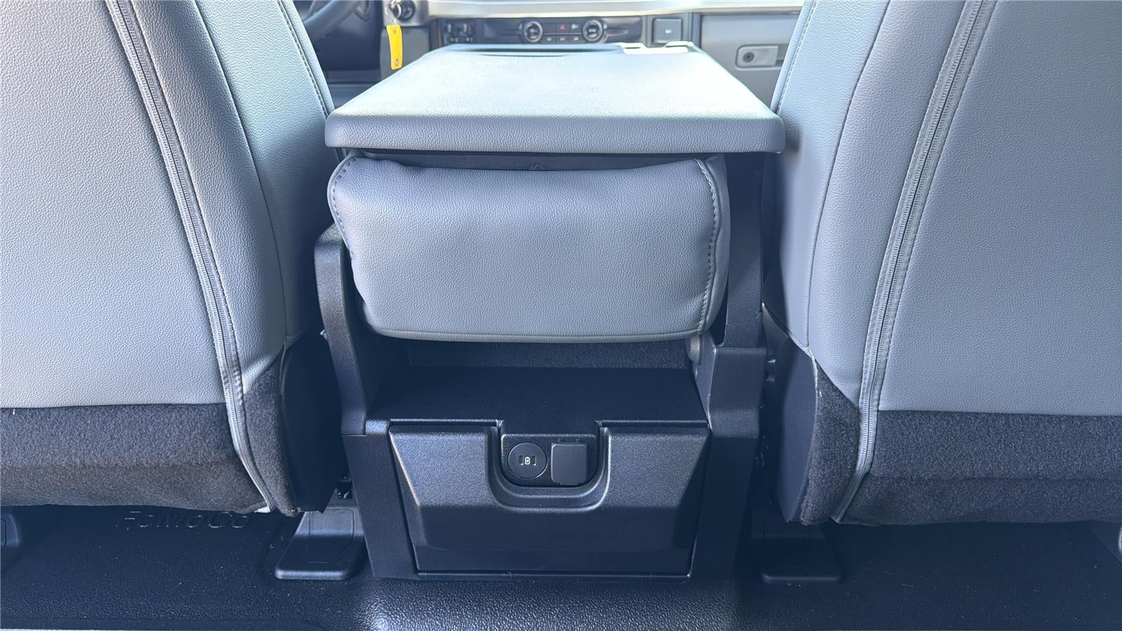 2026 Ford Super Duty F-350 SRW 9' KNAPHEIDE SERVICE BODY, CLASS V HITCH, SPRAY IN LINER, REMOTE LOCKS