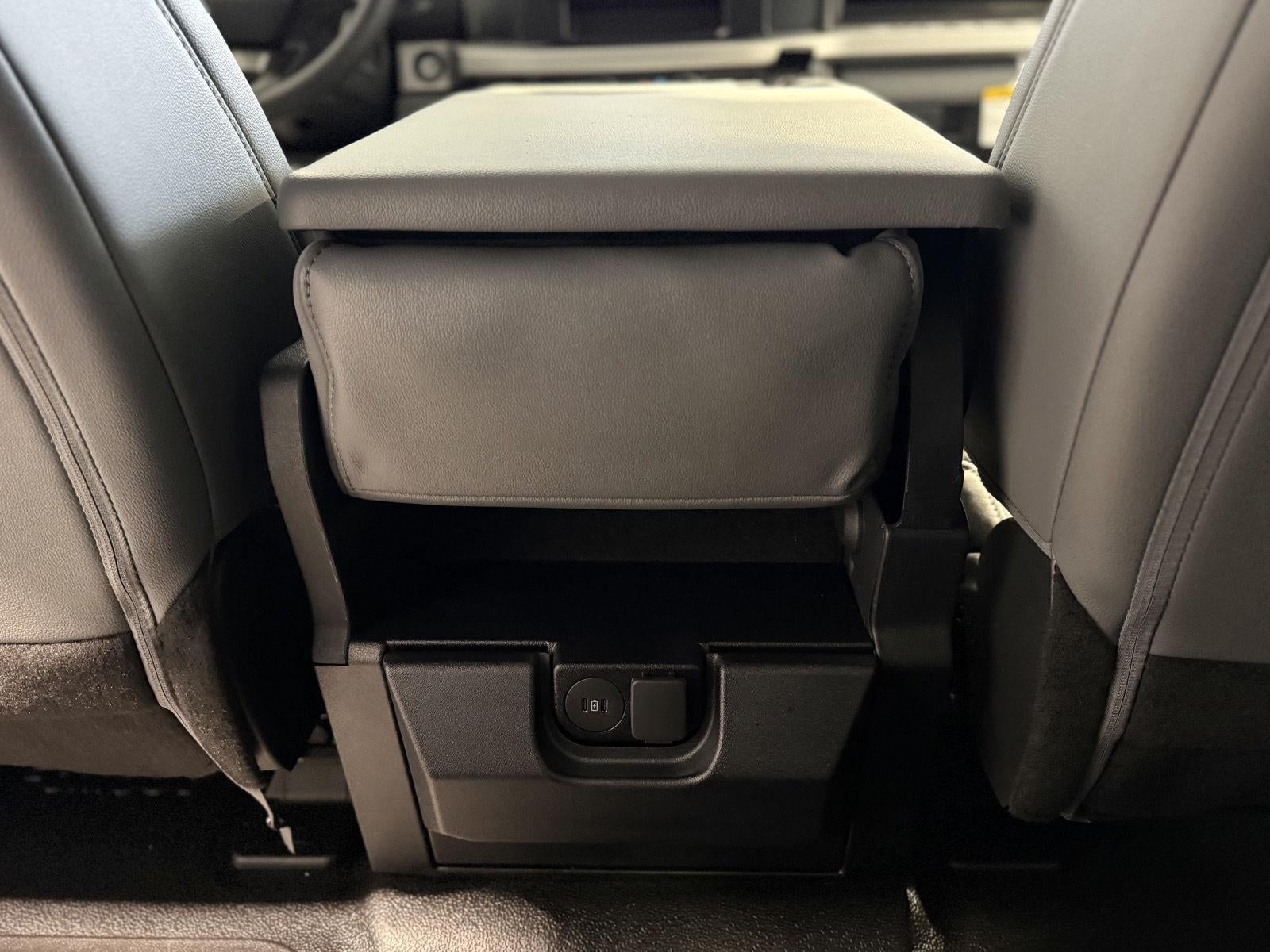 2026 Ford Super Duty F-350 SRW XL CHASSIS ONLY