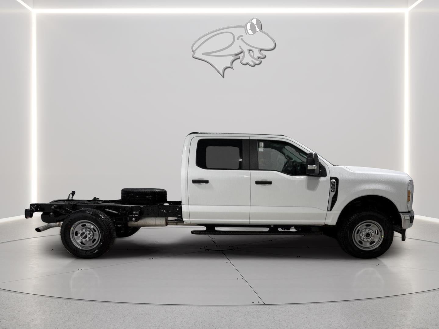 2026 Ford Super Duty F-350 SRW XL CHASSIS ONLY