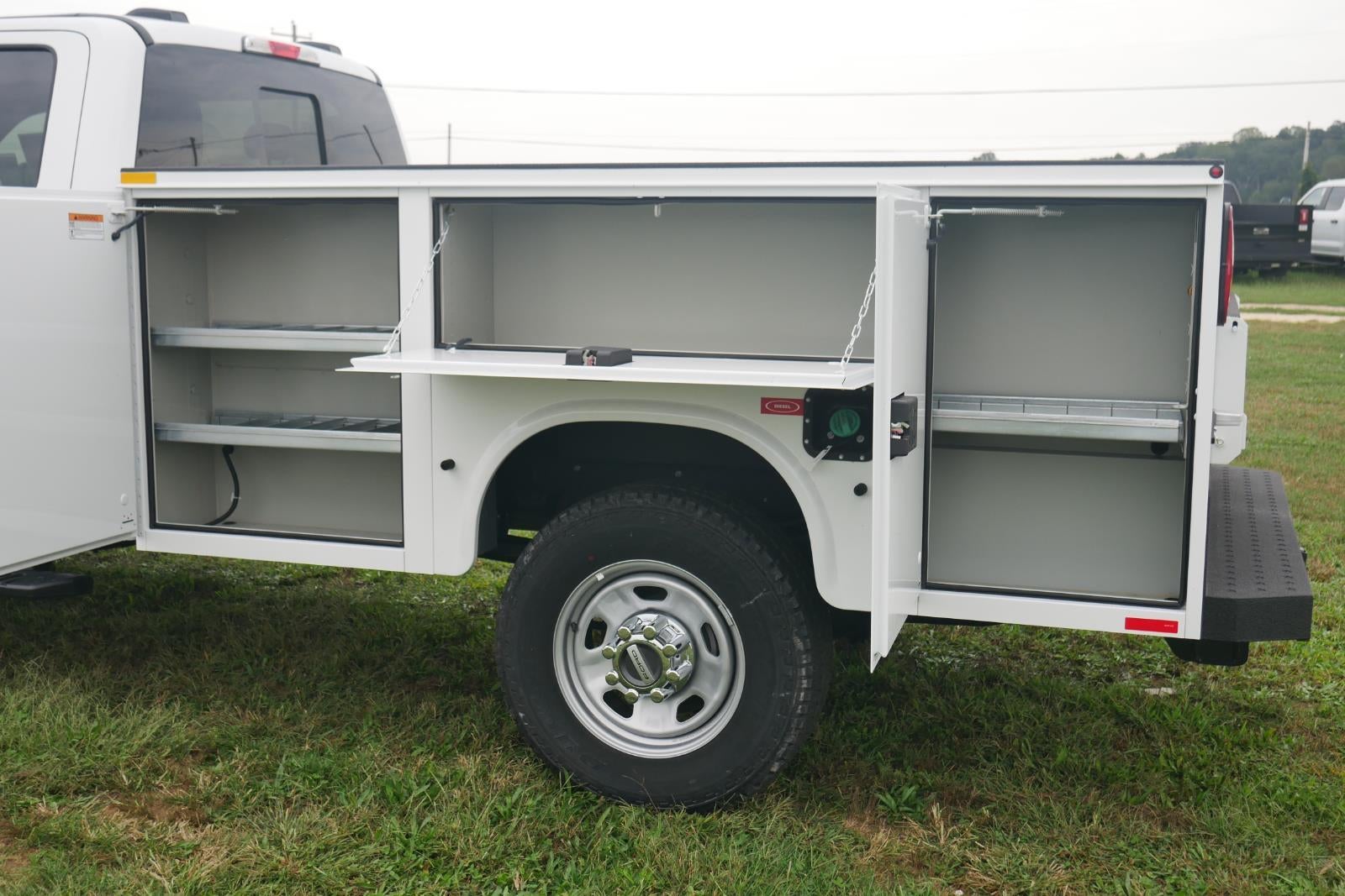 2025 Ford Chassis Cab XL