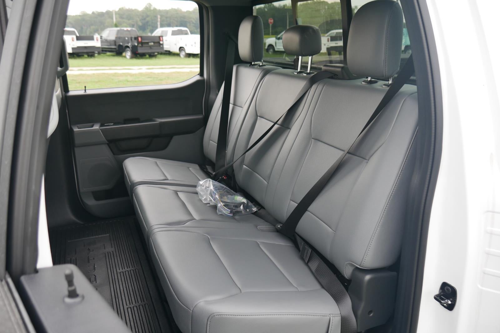 2025 Ford Chassis Cab XL