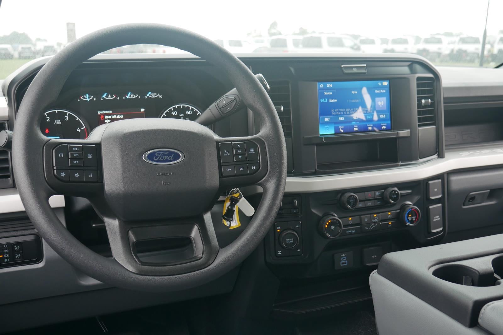 2025 Ford Chassis Cab XL