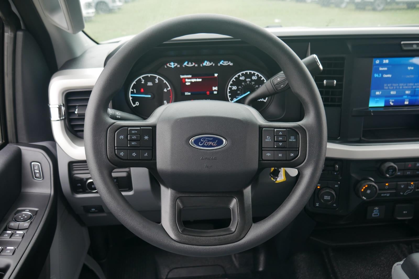 2025 Ford Chassis Cab XL