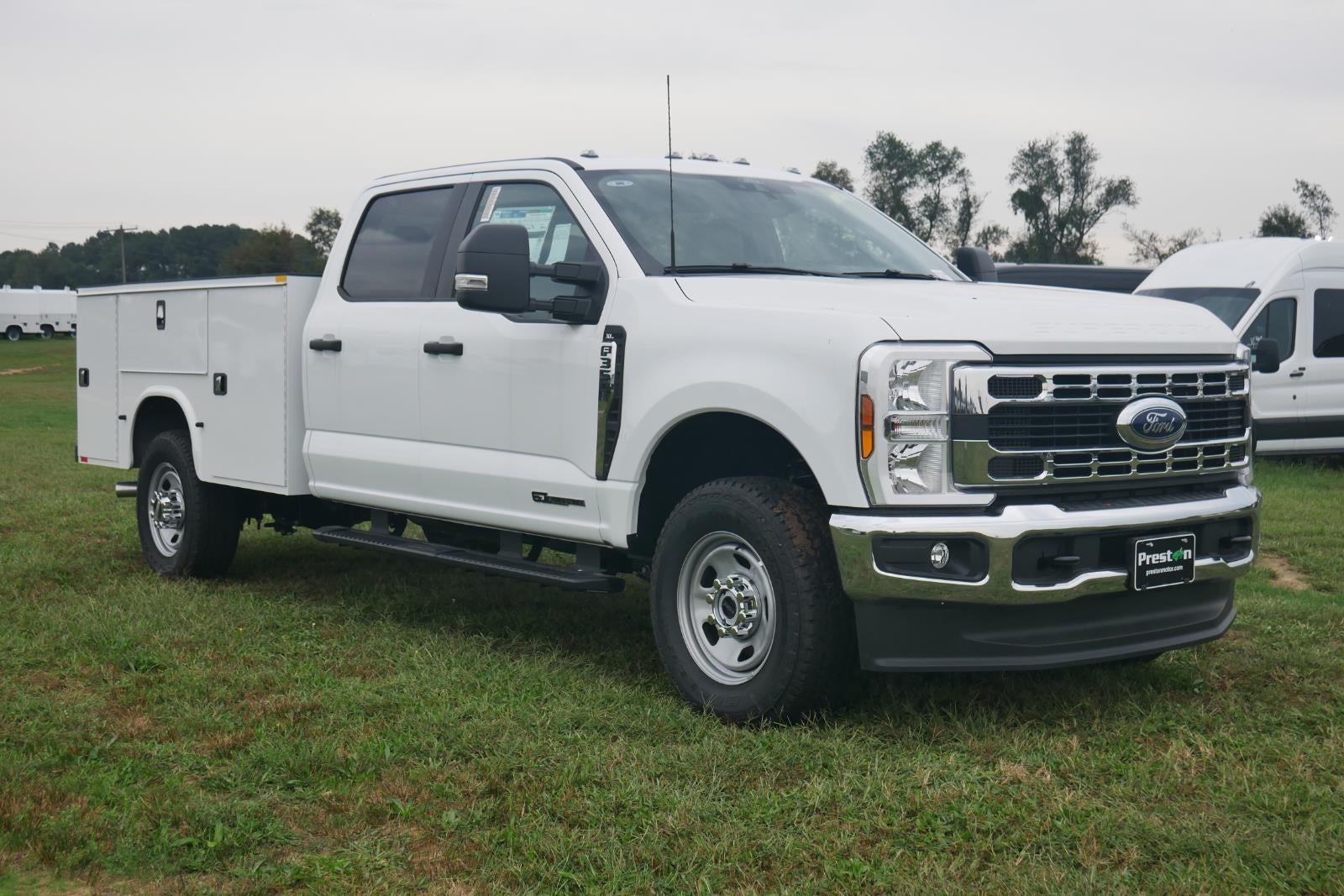 2025 Ford Chassis Cab XL
