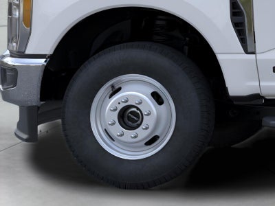 2026 Ford Super Duty F-350 DRW Lariat CHASSIS ONLY