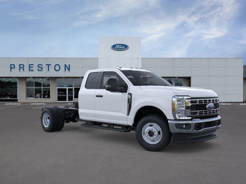 2026 Ford Super Duty F-350 DRW XL