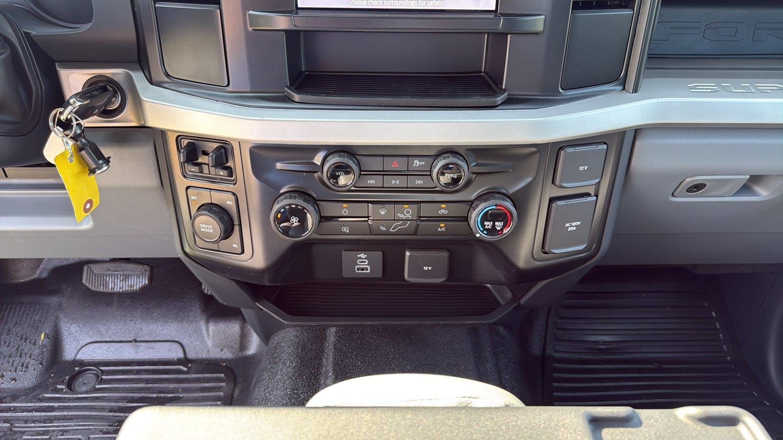 2026 Ford Super Duty F-450 Drw XL CHASSIS ONLY