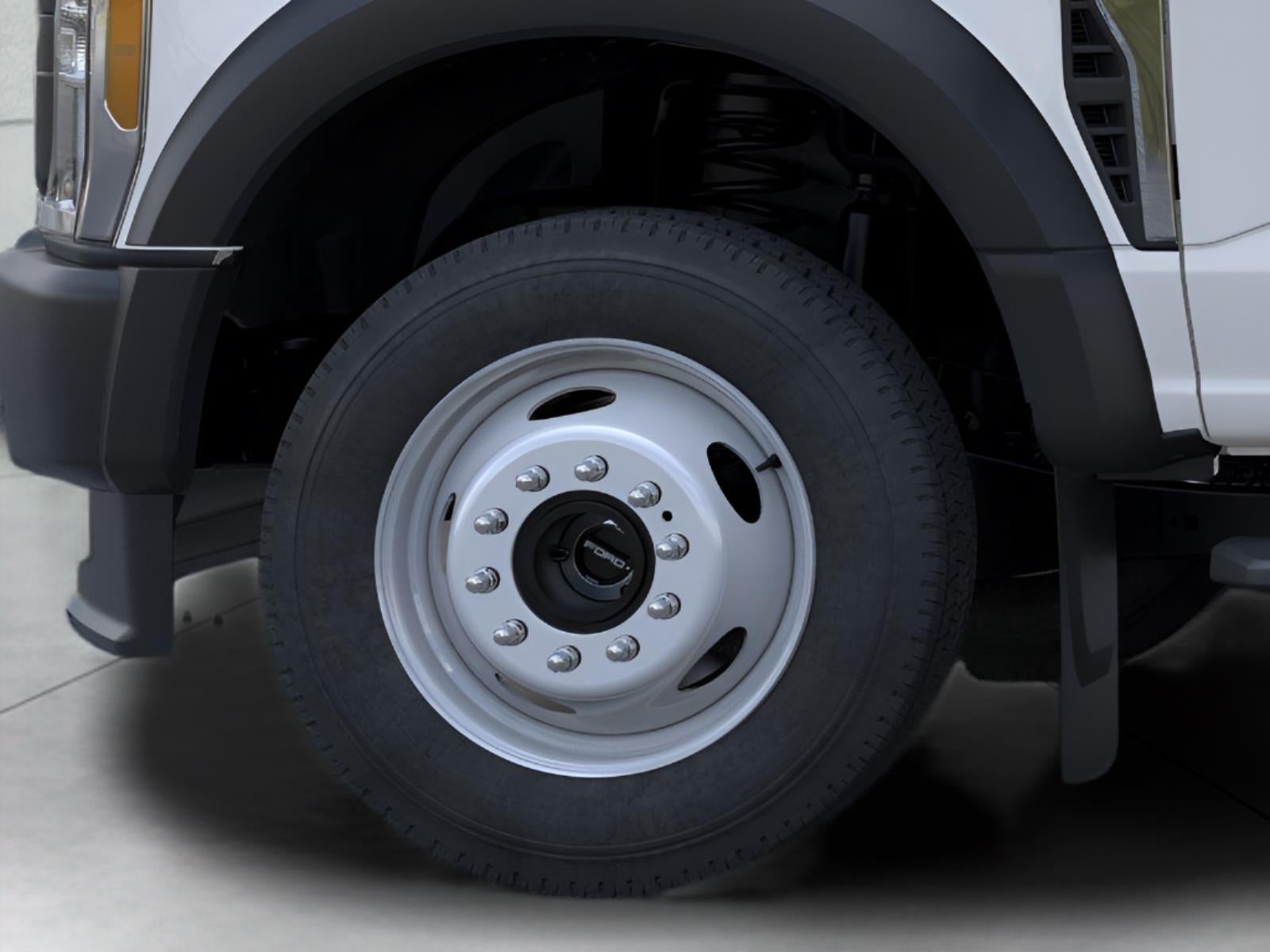 2026 Ford Super Duty F-450 DRW XL CHASSIS ONLY