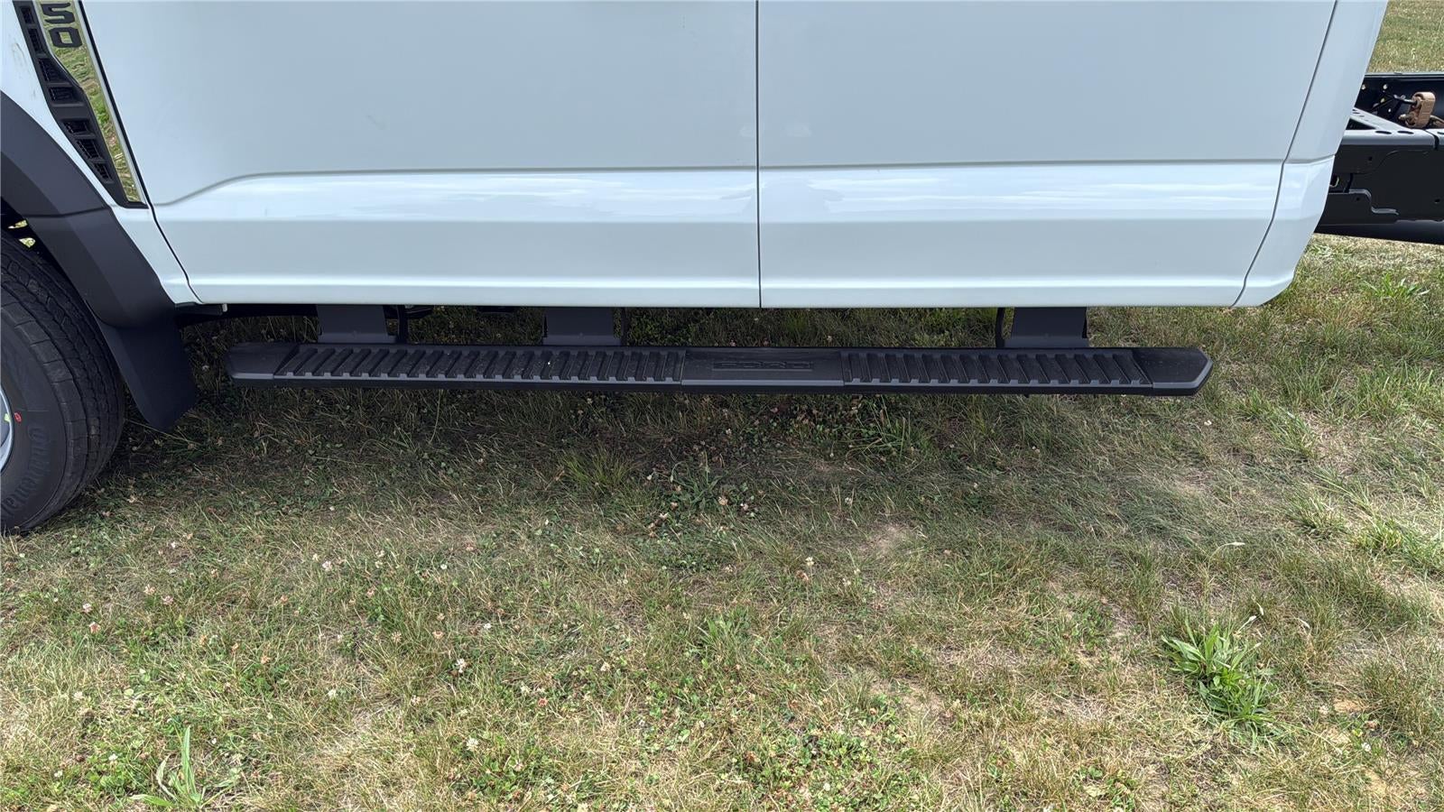 2026 Ford Super Duty F-450 DRW XL CHASSIS ONLY