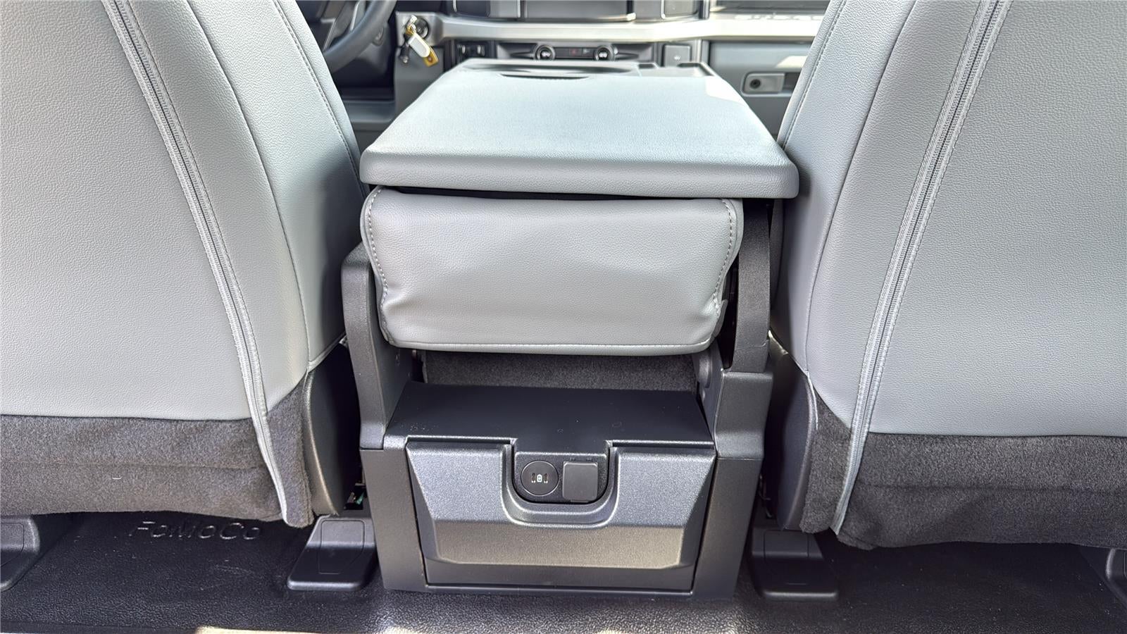 2026 Ford Super Duty F-450 DRW XL CHASSIS ONLY
