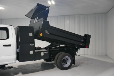 2025 Ford Super Duty F-450 DRW 9' DYNA PRO 3-4 YARD DUMP, BUYERS "L" PACK TOOL BOX, 1/4 CAB SHIELD, MANUAL TARP, FULL PLATE COMBO HITCH 2 5/16" BALL,