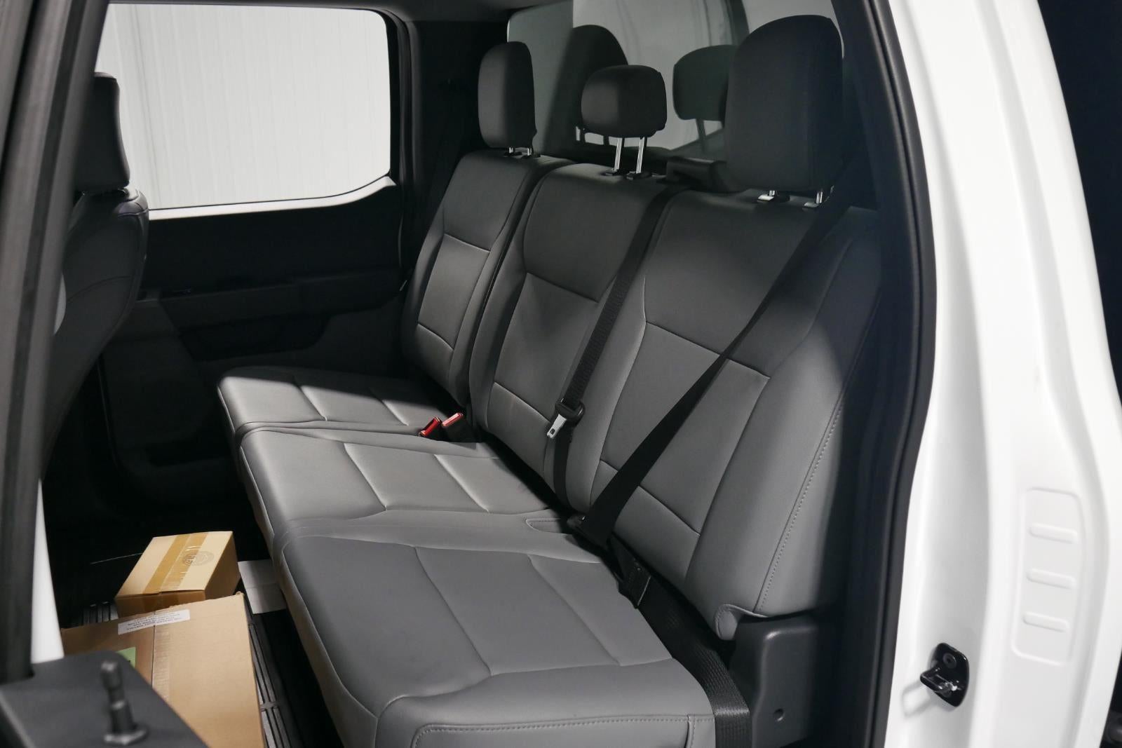 2025 Ford Super Duty F-450 DRW 9' DYNA PRO 3-4 YARD DUMP, BUYERS "L" PACK TOOL BOX, 1/4 CAB SHIELD, MANUAL TARP, FULL PLATE COMBO HITCH 2 5/16" BALL,