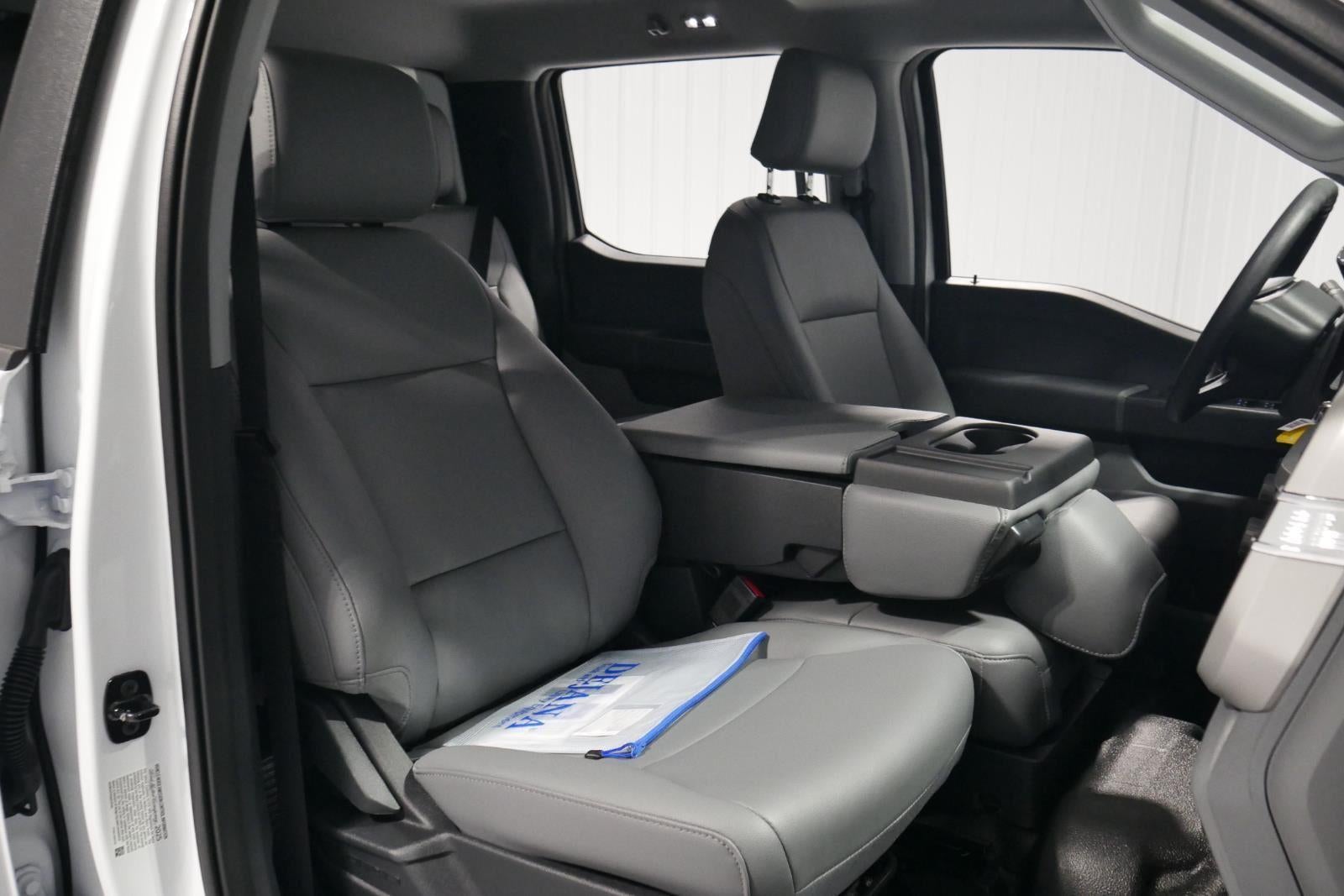 2025 Ford Super Duty F-450 DRW 9' DYNA PRO 3-4 YARD DUMP, BUYERS "L" PACK TOOL BOX, 1/4 CAB SHIELD, MANUAL TARP, FULL PLATE COMBO HITCH 2 5/16" BALL,