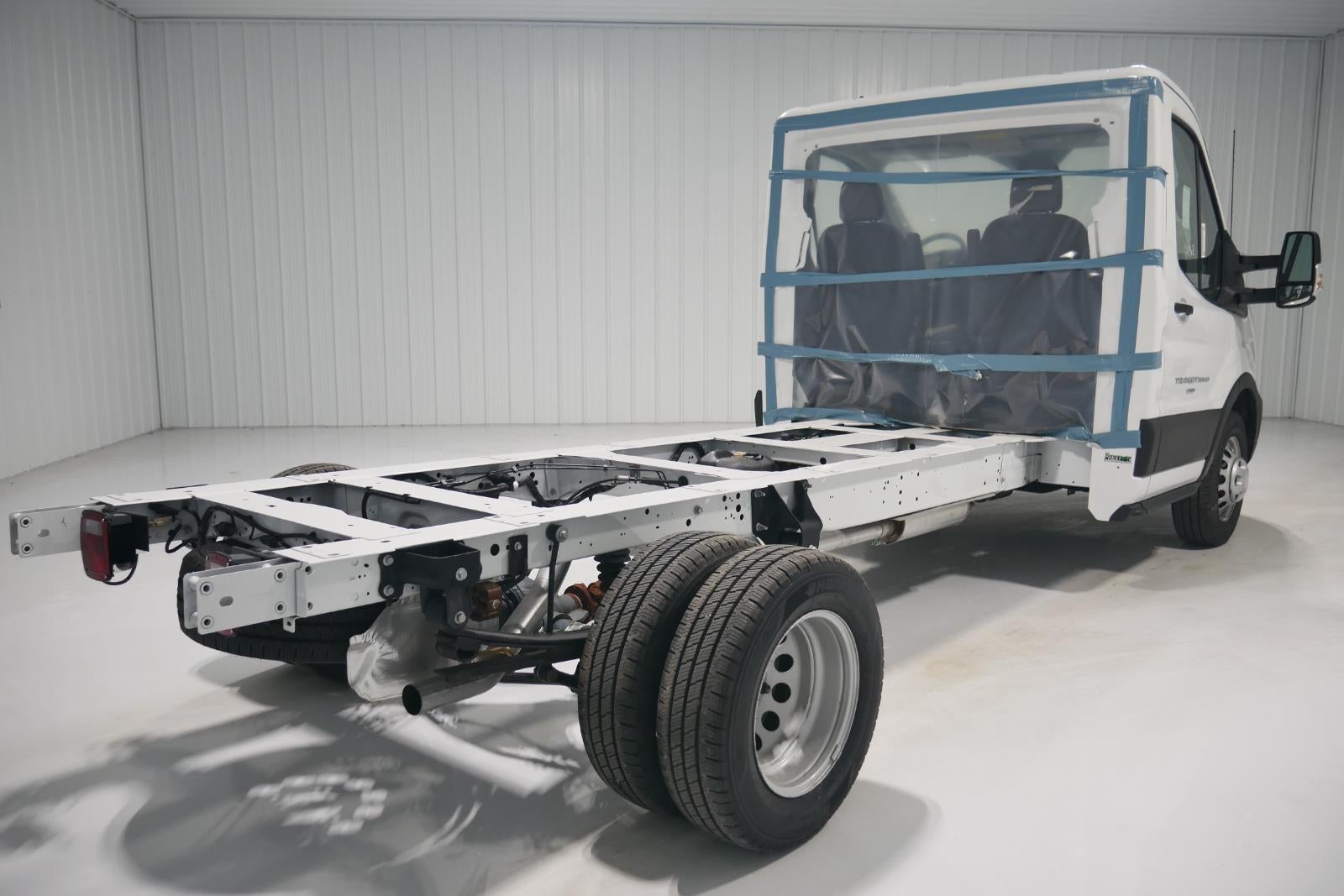 2024 Ford Transit Chassis 14' DURACUBE ALUMINUM BODY ROLL UP DOOR