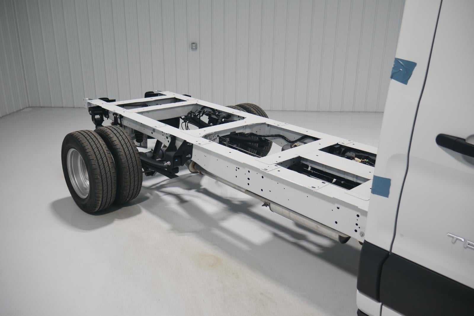 2024 Ford Transit Chassis 14' DURACUBE ALUMINUM BODY ROLL UP DOOR