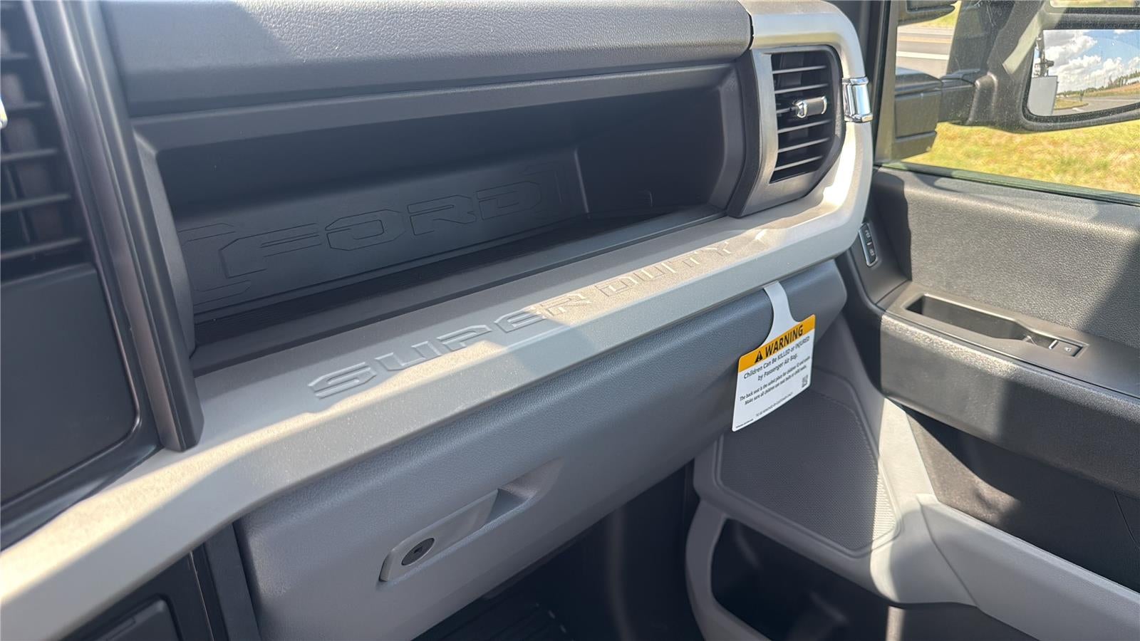 2025 Ford Super Duty F-600 DRW XL