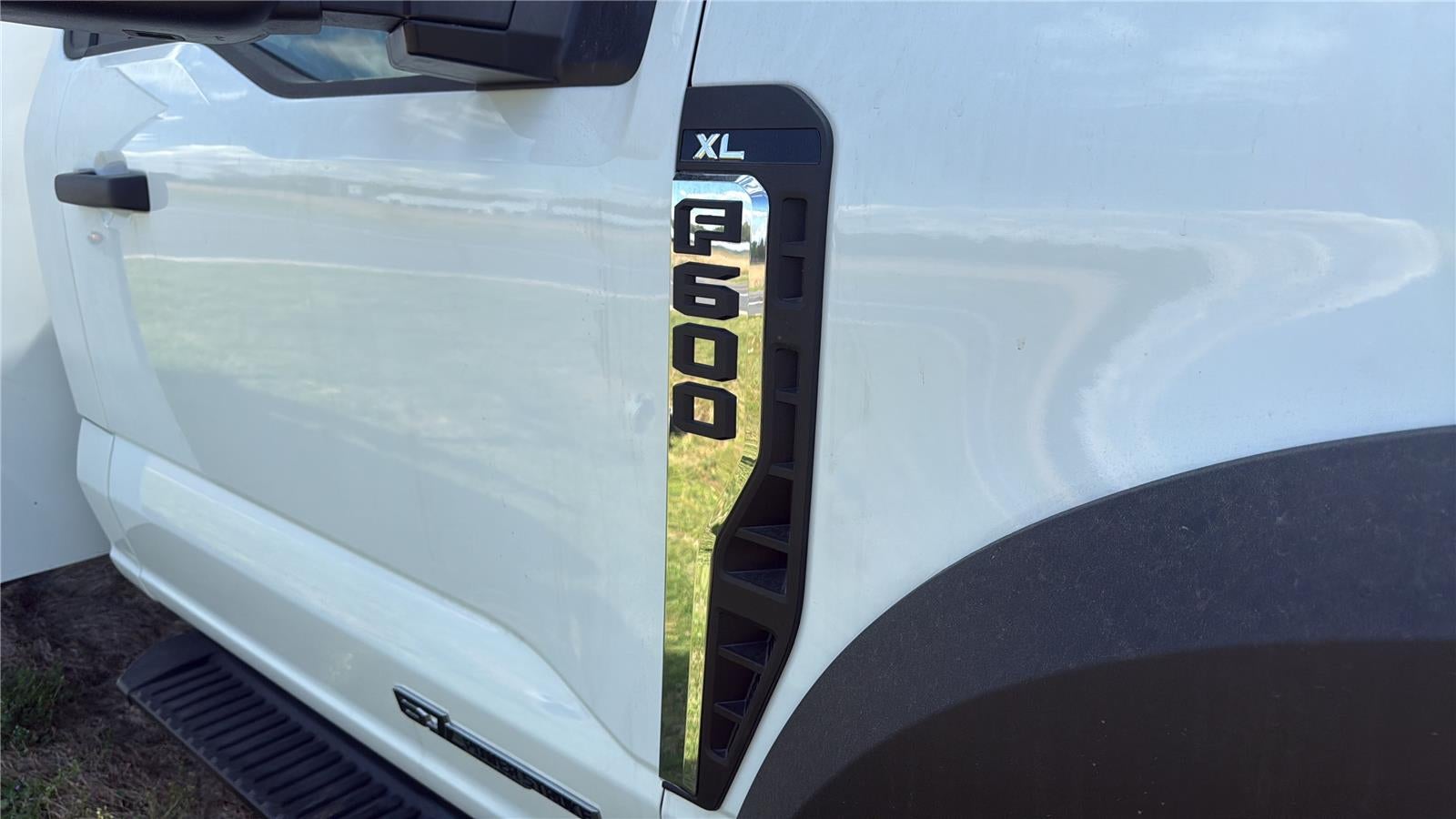 2025 Ford Super Duty F-600 DRW XL