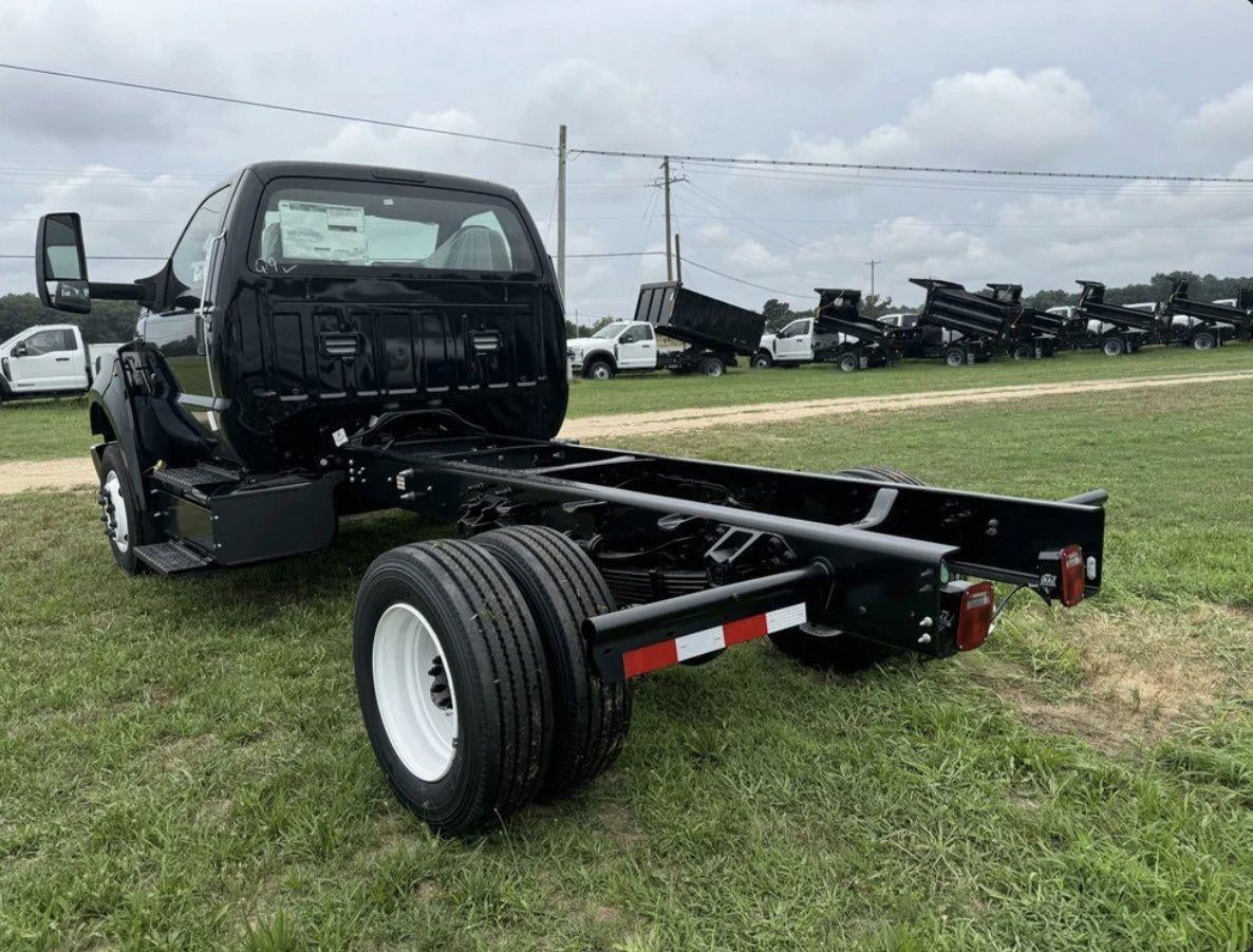 2025 Ford F-650-750 F-650 SD Gas Straight Frame