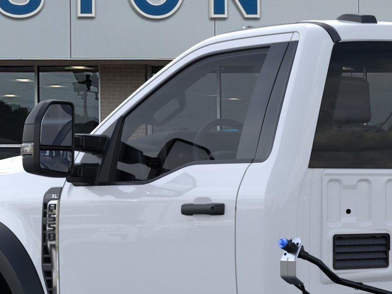2025 Ford Super Duty F-550 DRW XL