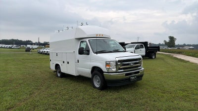 2027 Ford E-Series Cutaway Base