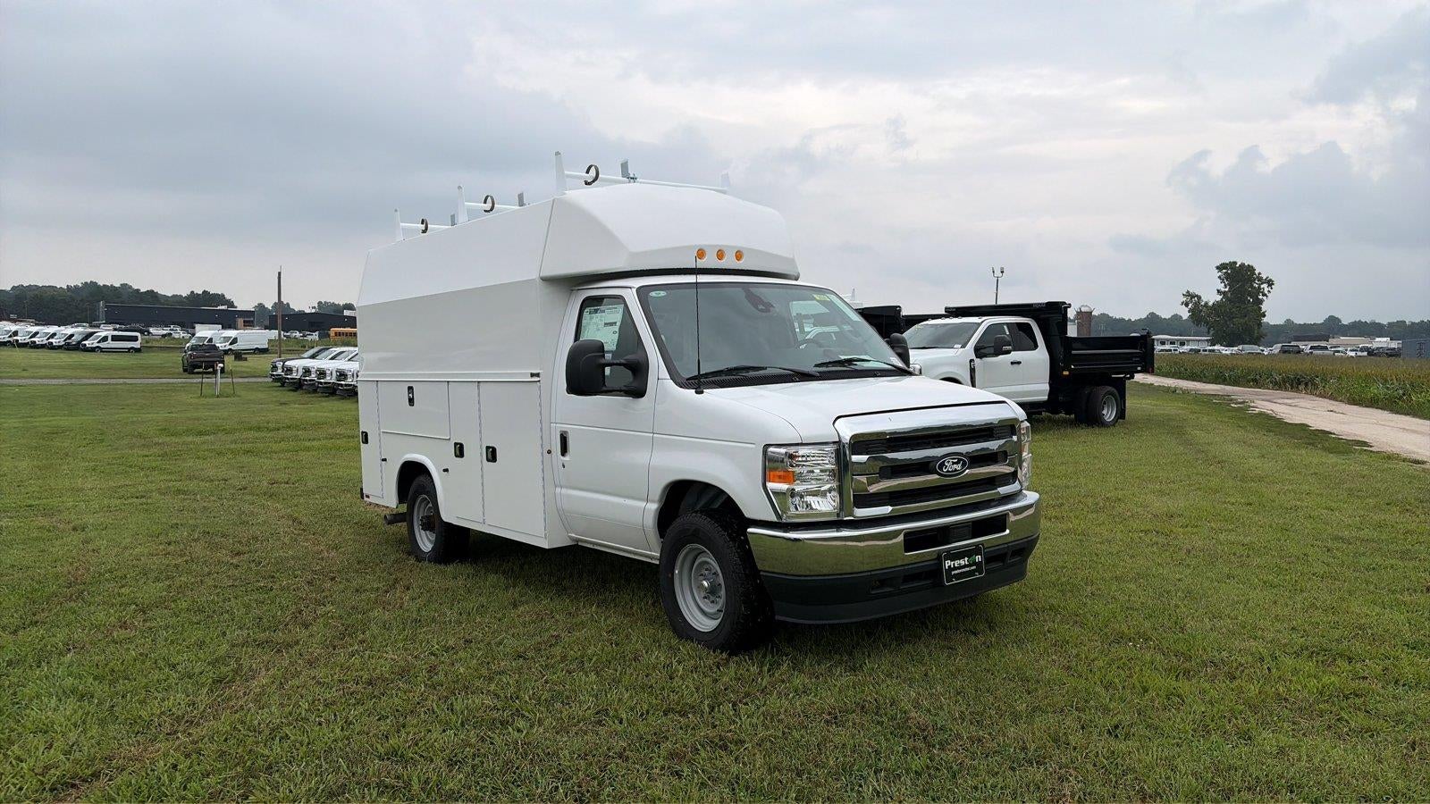 2027 Ford E-Series Cutaway Base