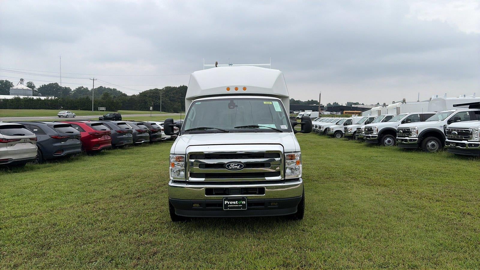 2027 Ford E-Series Cutaway Base