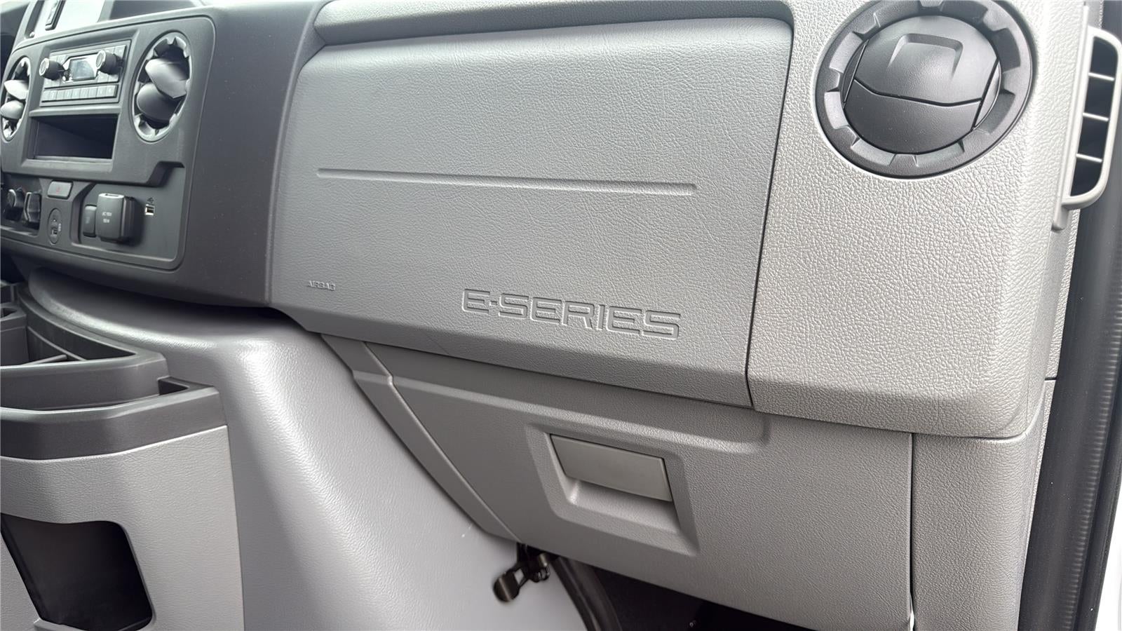 2027 Ford E-Series Cutaway E-350 SRW