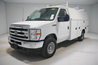 2026 Ford E-Series Cutaway E-350 10FT KNAPHEIDE KUV ENCLOSED SERVICE BODY, MASTER LOCK SYSTEM CLASS V HITCH 3 BOW LADDER RACK