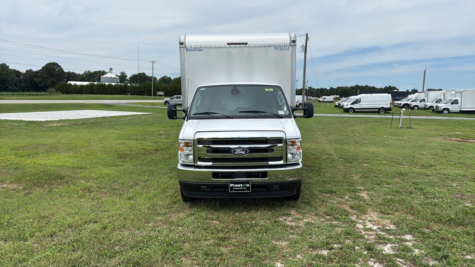 2027 Ford E-Series Cutaway Base
