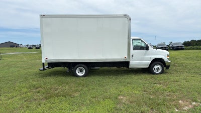 2027 Ford E-Series Cutaway Base