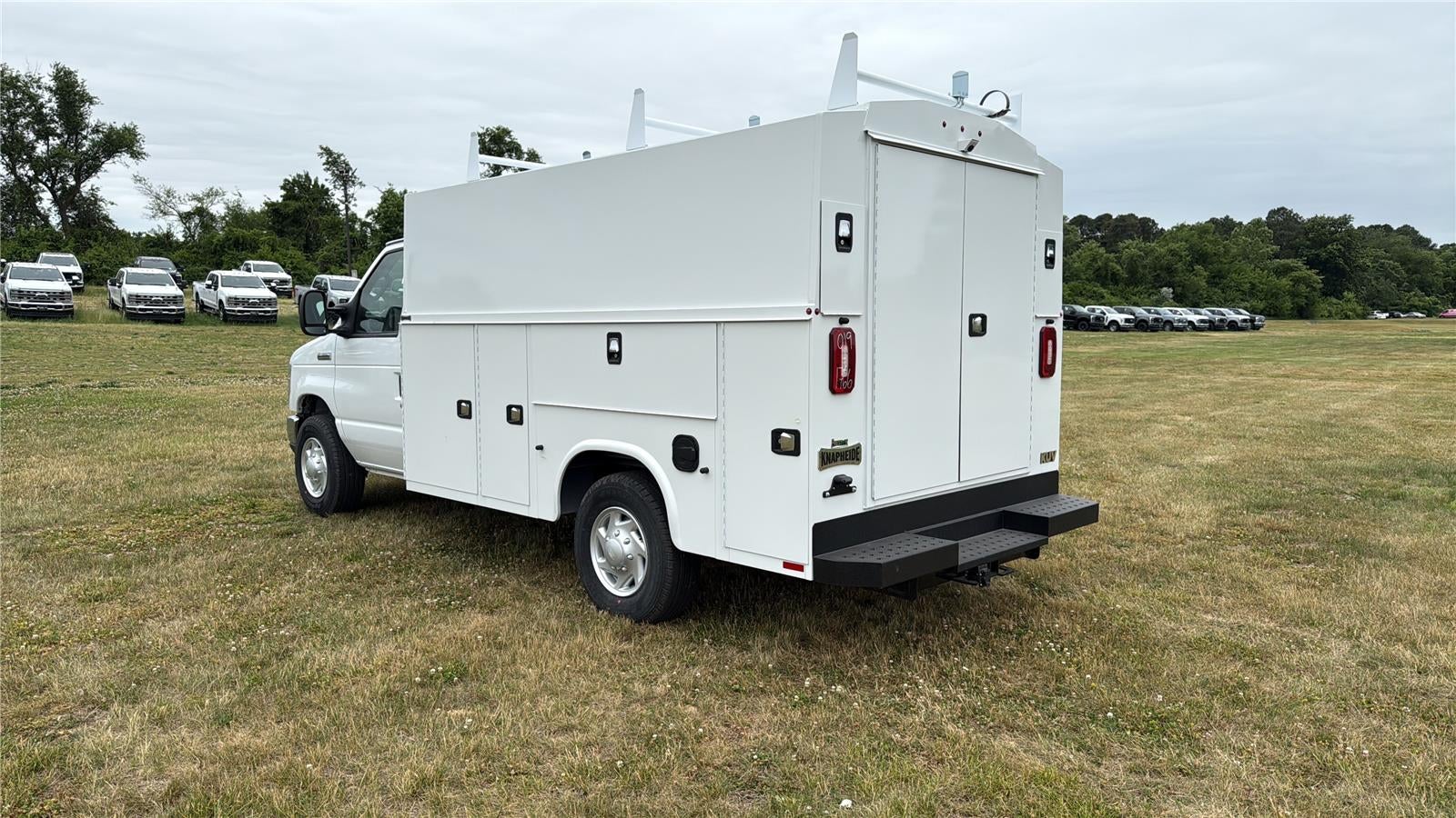 2026 Ford E-Series Cutaway 10' KNAPHEIDE KUV BODY BACK UP CAMERA CLASS V RECEIVER HITCH 3 BOW LADDER RACK