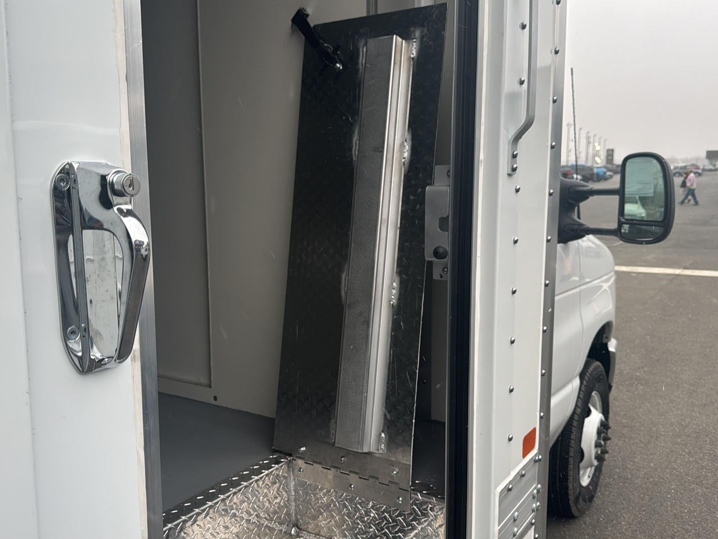 2026 Ford E-Series Cutaway Base