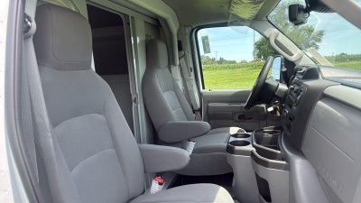 2027 Ford E-Series Cutaway Base