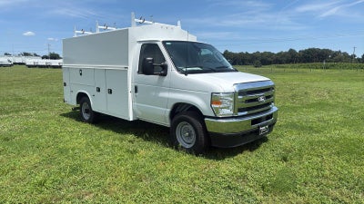 2027 Ford E-Series Cutaway Base