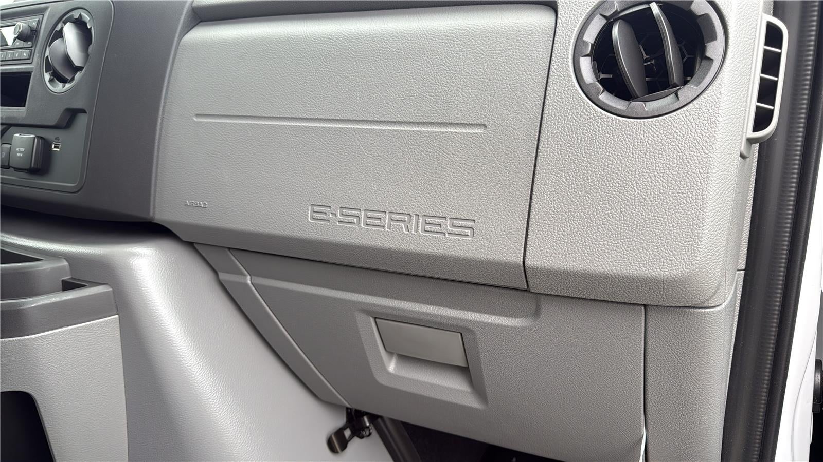 2027 Ford E-Series Cutaway E-350 SRW