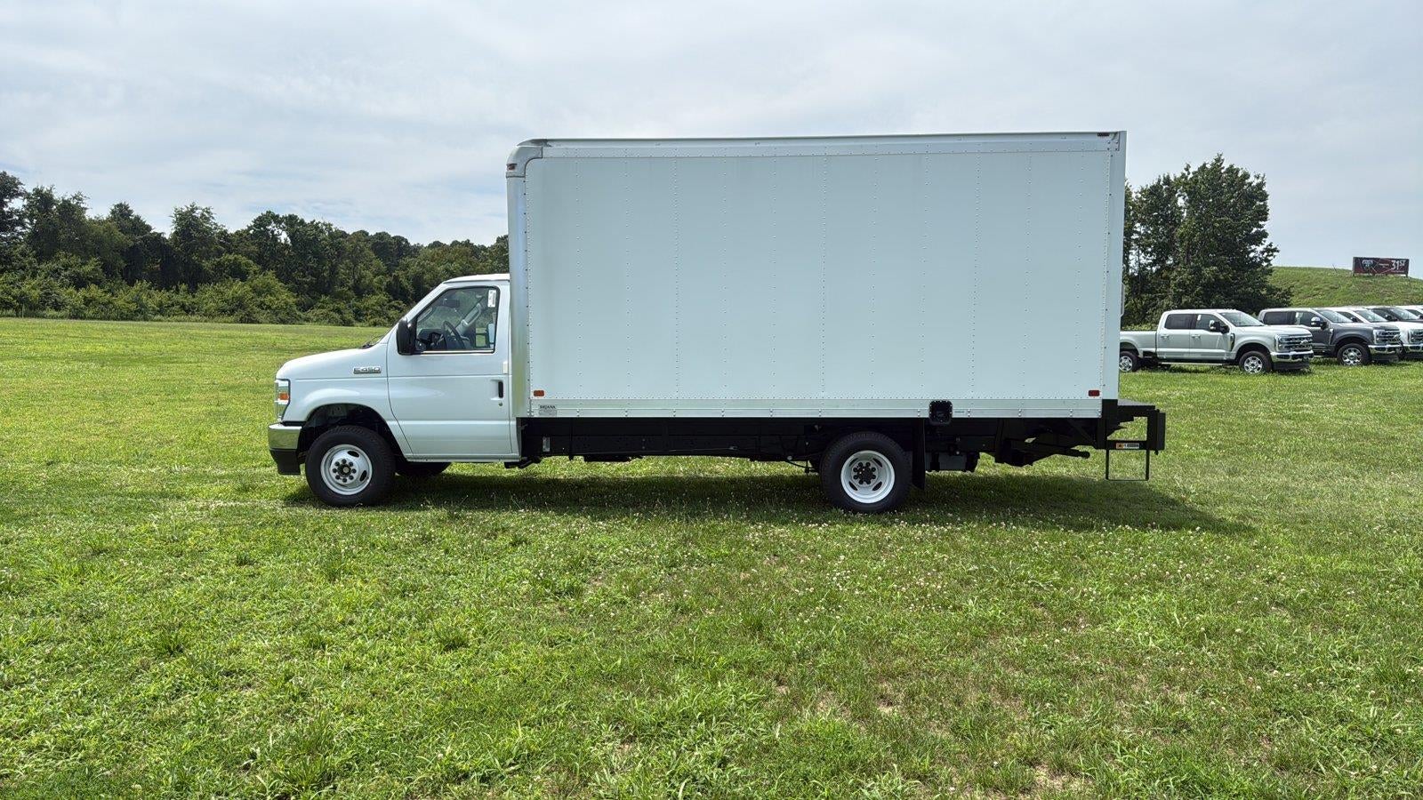 2027 Ford E-Series Cutaway 16' DURA CUBE ALUMINUM VAN BODY, ROLL UP DOOR , THIEMAN 2,000 LBS STOW AWAY TAILGATE