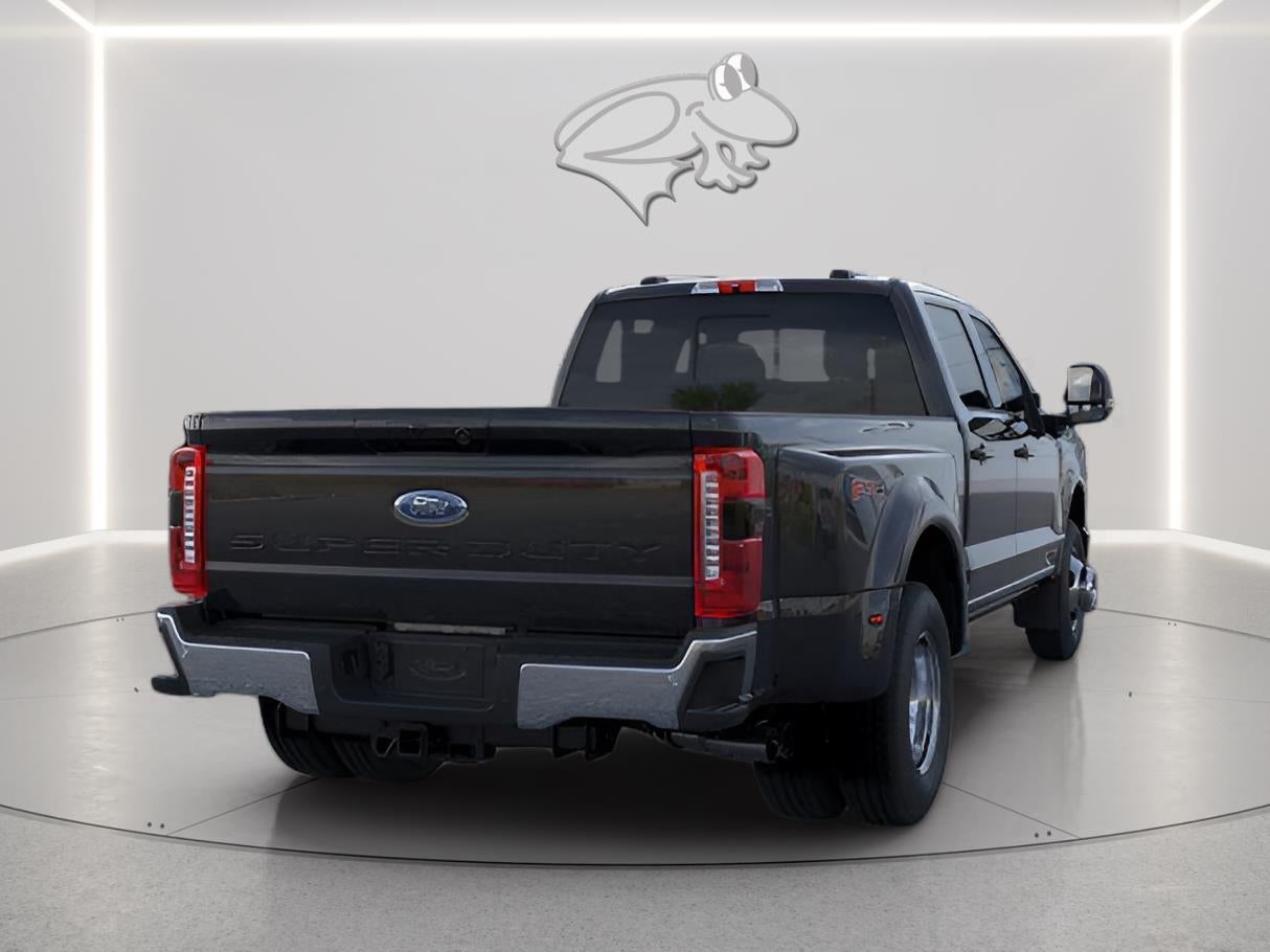 2026 Ford Super Duty F-350 DRW LARIAT
