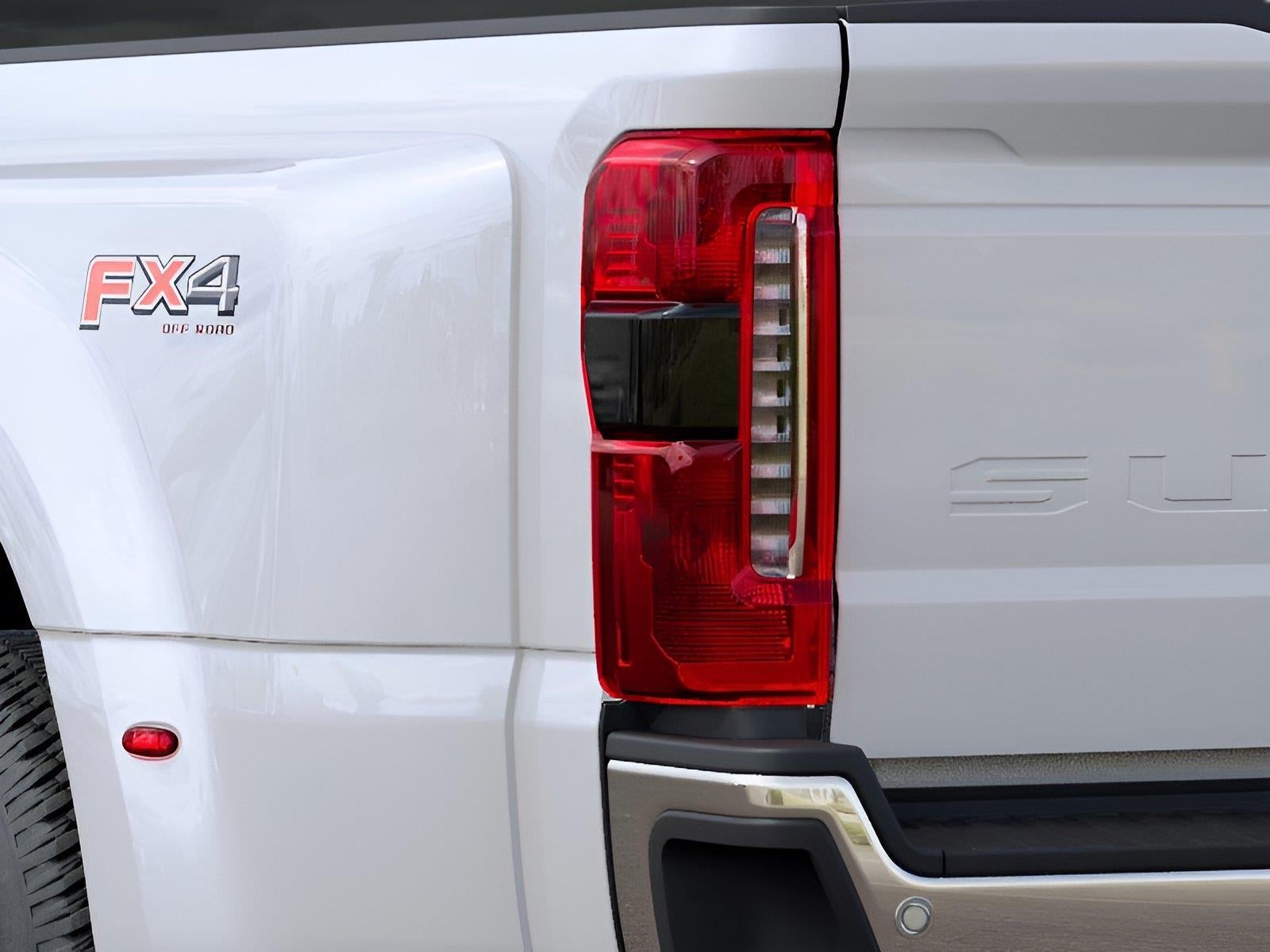 2027 Ford Super Duty F-350 DRW Lariat